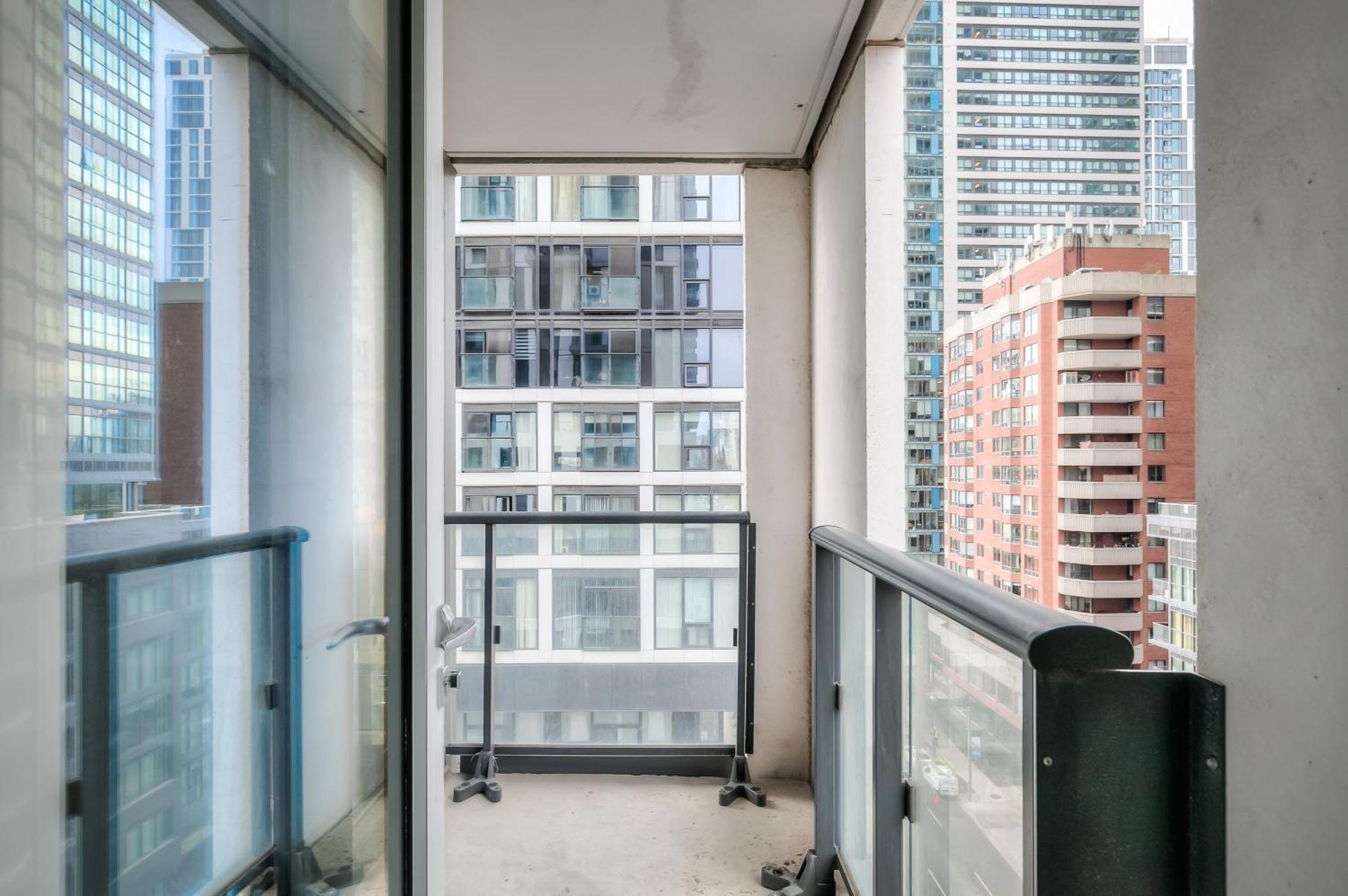 Panorama Suites Downtown 多伦多 外观 照片
